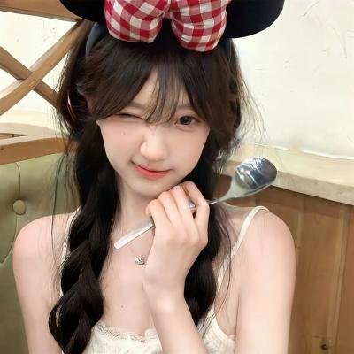 公寓里的两个女人